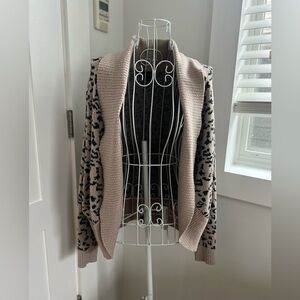 Rachel Zoe Cardigan Sweater Cape Pockets Cozy Animal Print Leopard XS